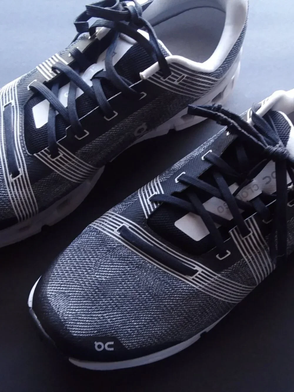 On Cloud Running Trainers Shoes Reflective Trim Logo Runners Gym Beach Work Out - Picture 13 of 13